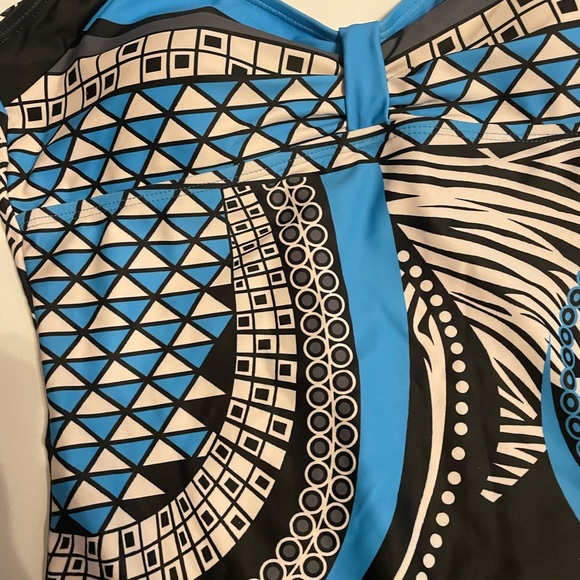 Medium swimsuit with blue black geometric pattern - Picture 2 of 8